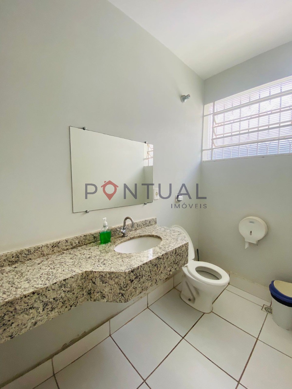 Sala Comercial para Locação em Marília-SP, Bairro Barbosa. Venha conhecer!