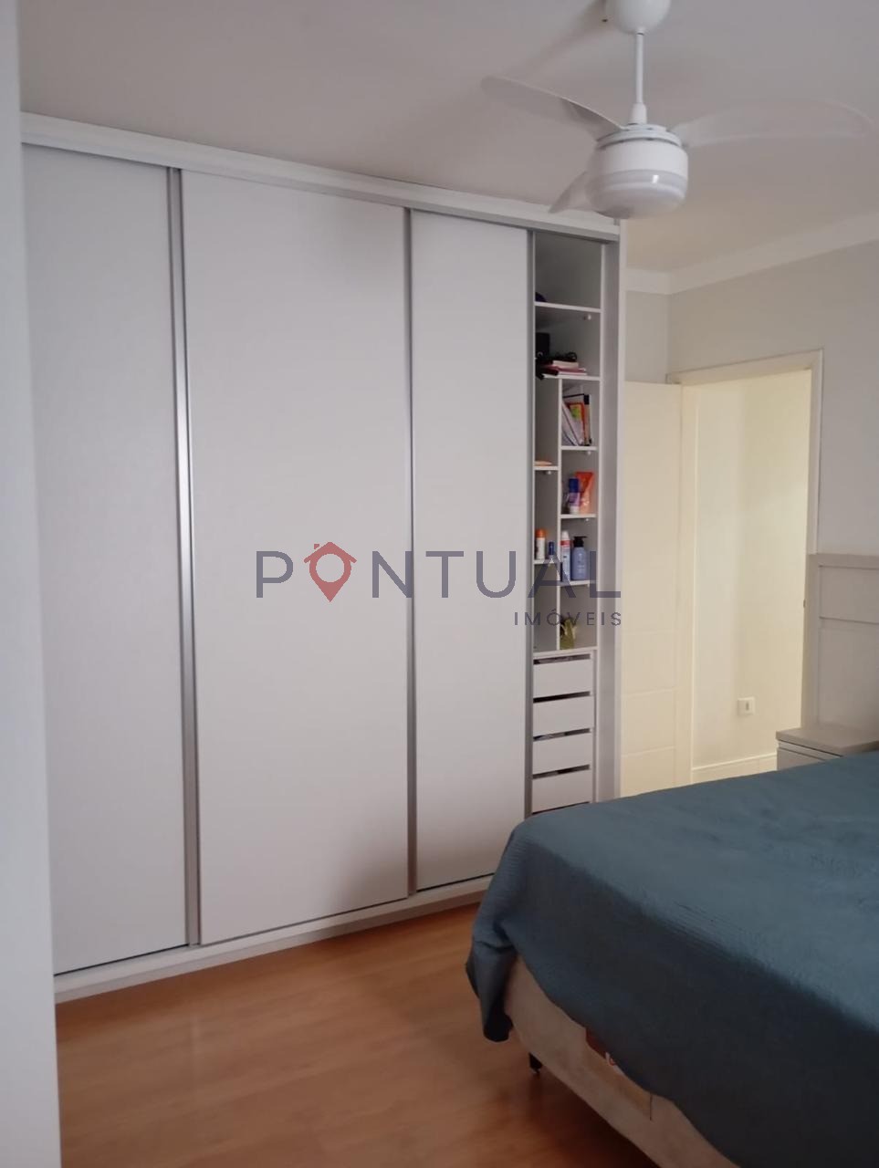 Imperdível oportunidade de adquirir casa com 3 quartos, 1 suíte, 1 sala, 2 banheiros, 2 vagas de garagem, 190 m² em Marília-SP.