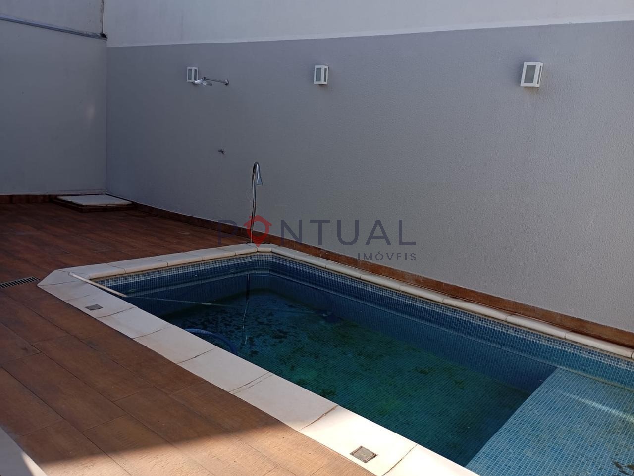 Imperdível oportunidade de adquirir casa com 3 quartos, 1 suíte, 1 sala, 2 banheiros, 2 vagas de garagem, 190 m² em Marília-SP.