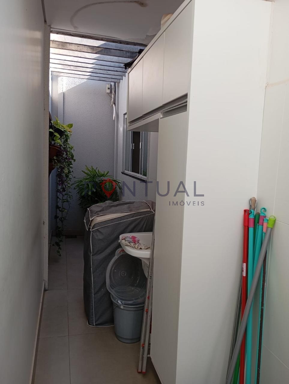 Imperdível oportunidade de adquirir casa com 3 quartos, 1 suíte, 1 sala, 2 banheiros, 2 vagas de garagem, 190 m² em Marília-SP.