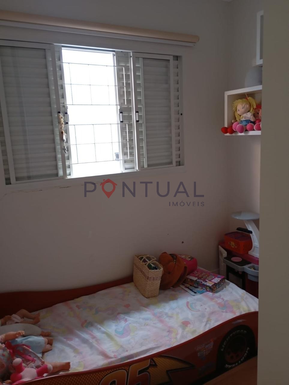 Imperdível oportunidade de adquirir casa com 3 quartos, 1 suíte, 1 sala, 2 banheiros, 2 vagas de garagem, 190 m² em Marília-SP.
