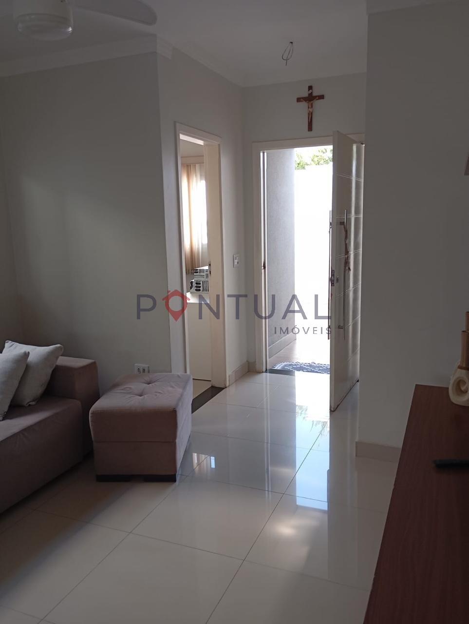 Imperdível oportunidade de adquirir casa com 3 quartos, 1 suíte, 1 sala, 2 banheiros, 2 vagas de garagem, 190 m² em Marília-SP.