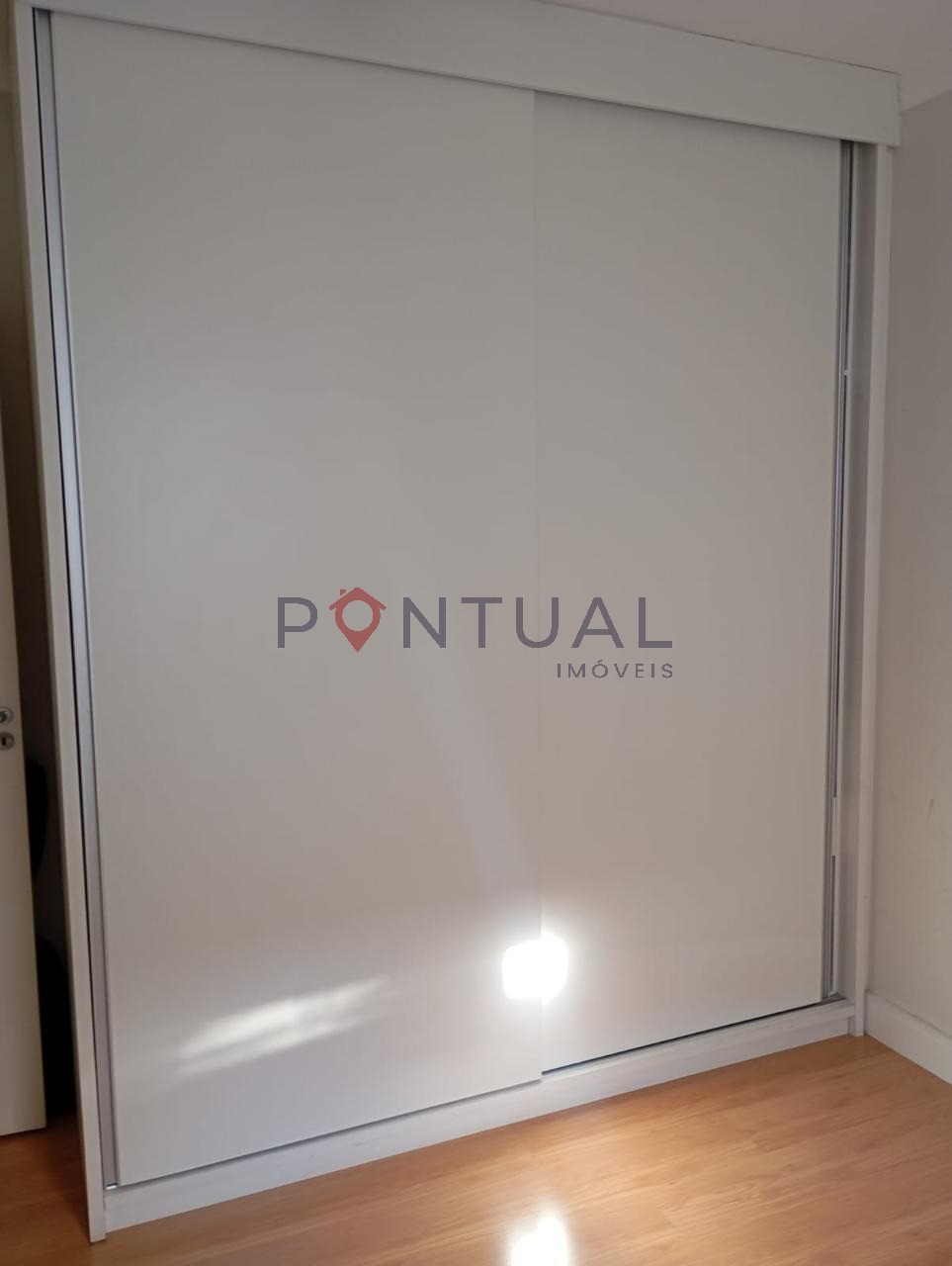 Imperdível oportunidade de adquirir casa com 3 quartos, 1 suíte, 1 sala, 2 banheiros, 2 vagas de garagem, 190 m² em Marília-SP.