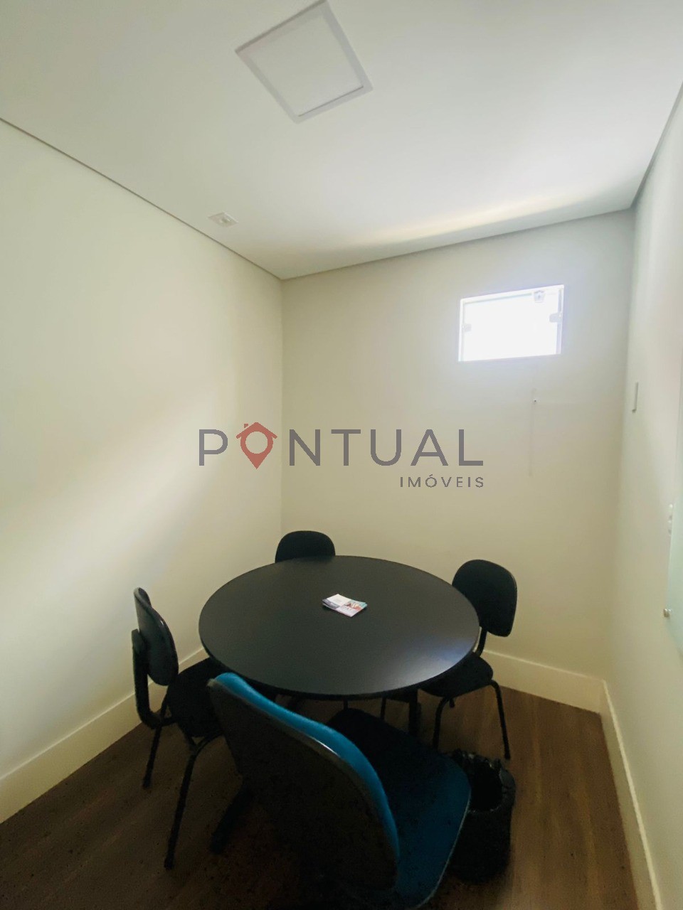 Sala Comercial para Locação em Marília-SP, Bairro Barbosa. Venha conhecer!