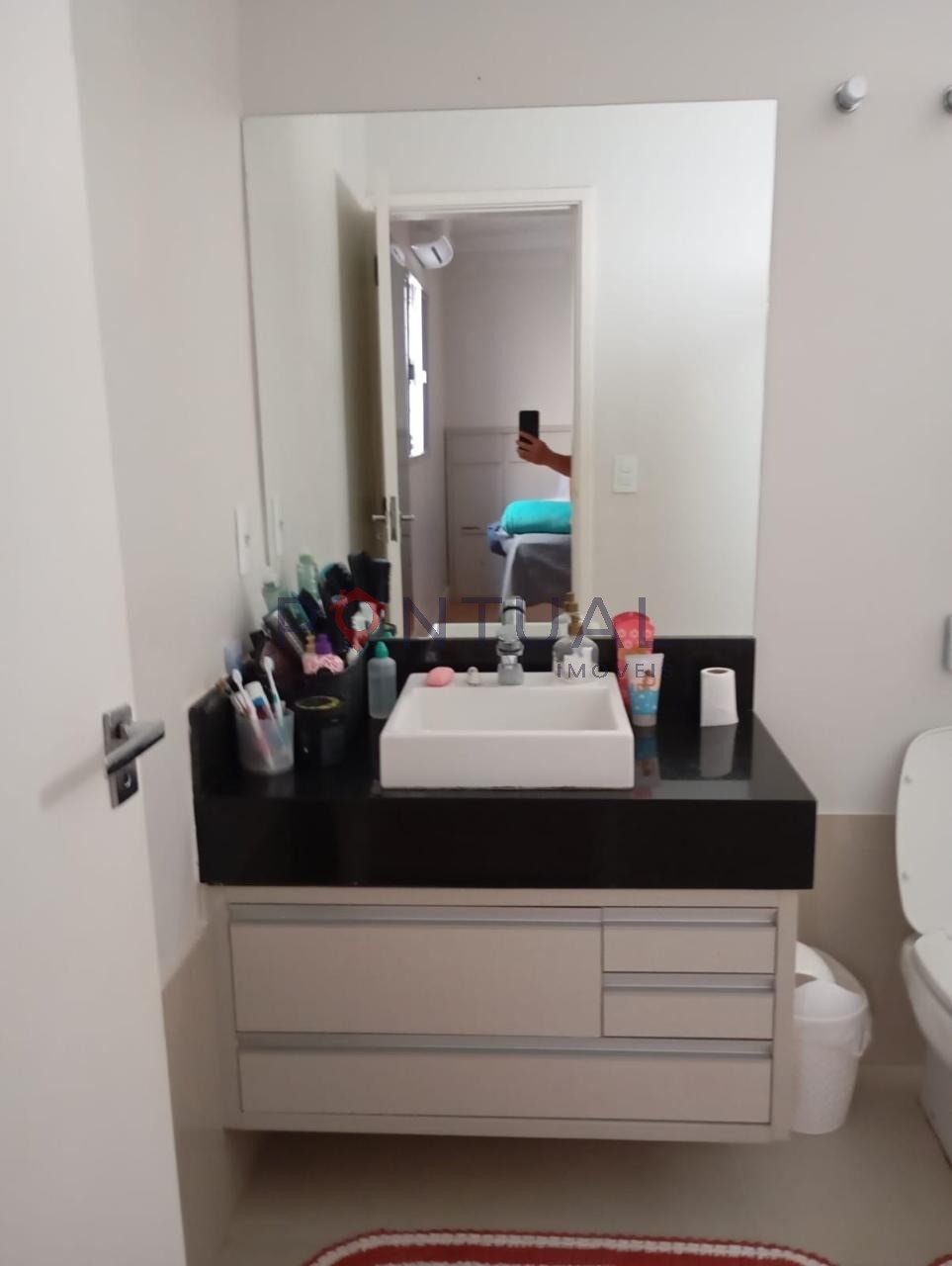 Imperdível oportunidade de adquirir casa com 3 quartos, 1 suíte, 1 sala, 2 banheiros, 2 vagas de garagem, 190 m² em Marília-SP.