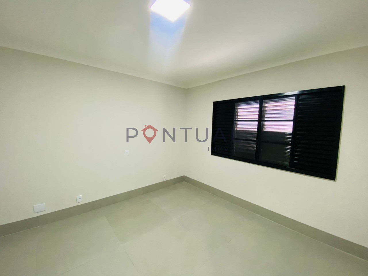 Casa à venda em marília pertinho do centro. Venha conhecer!