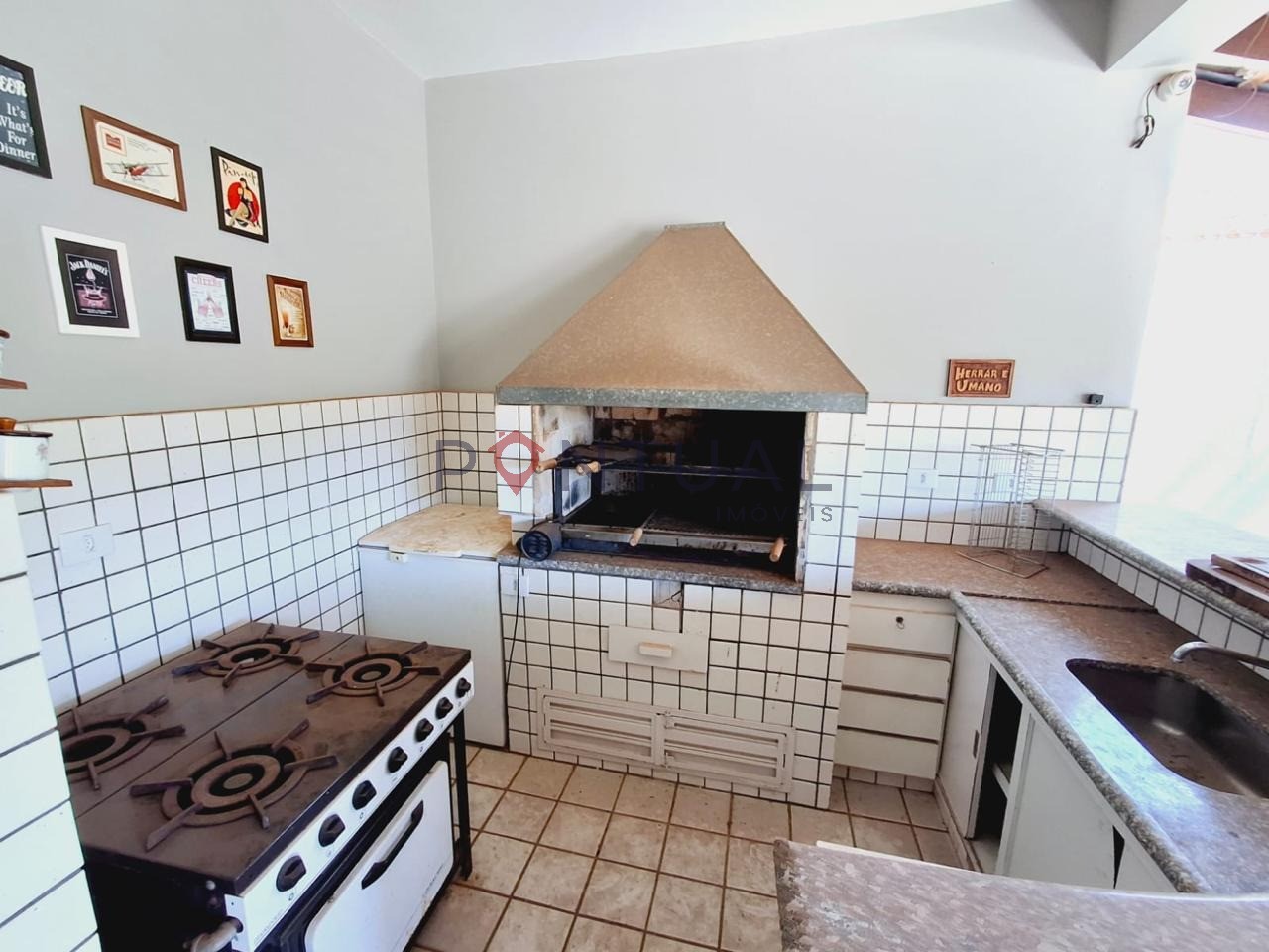 Casa para alugar de alto padrão no Jardim Maria Izabel em Marília-SP. Venha conhecer!