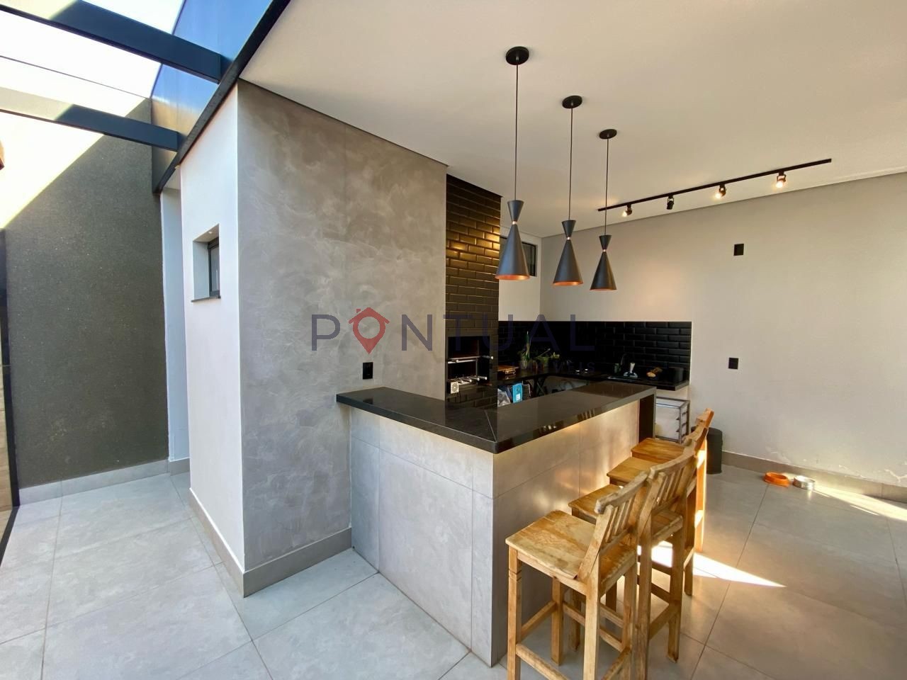 Casa de 3 Quartos 1 Suíteno bairro Sérgio Roim Marília - Venda R$ 570.000 - Visite e compre com Pontual Imóveis sua imobiliária em Marília