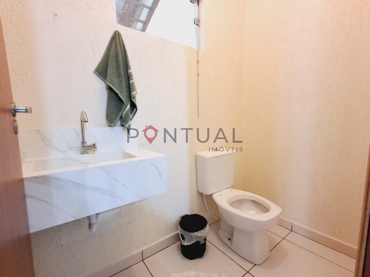 Casa para alugar ou comprar em Marília. 3 quartos, 1 suíte, 250m².Agende visita hoje!