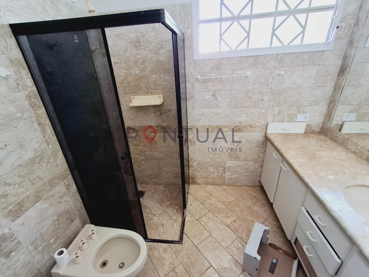 Casa para alugar de alto padrão no Jardim Maria Izabel em Marília-SP. Venha conhecer!