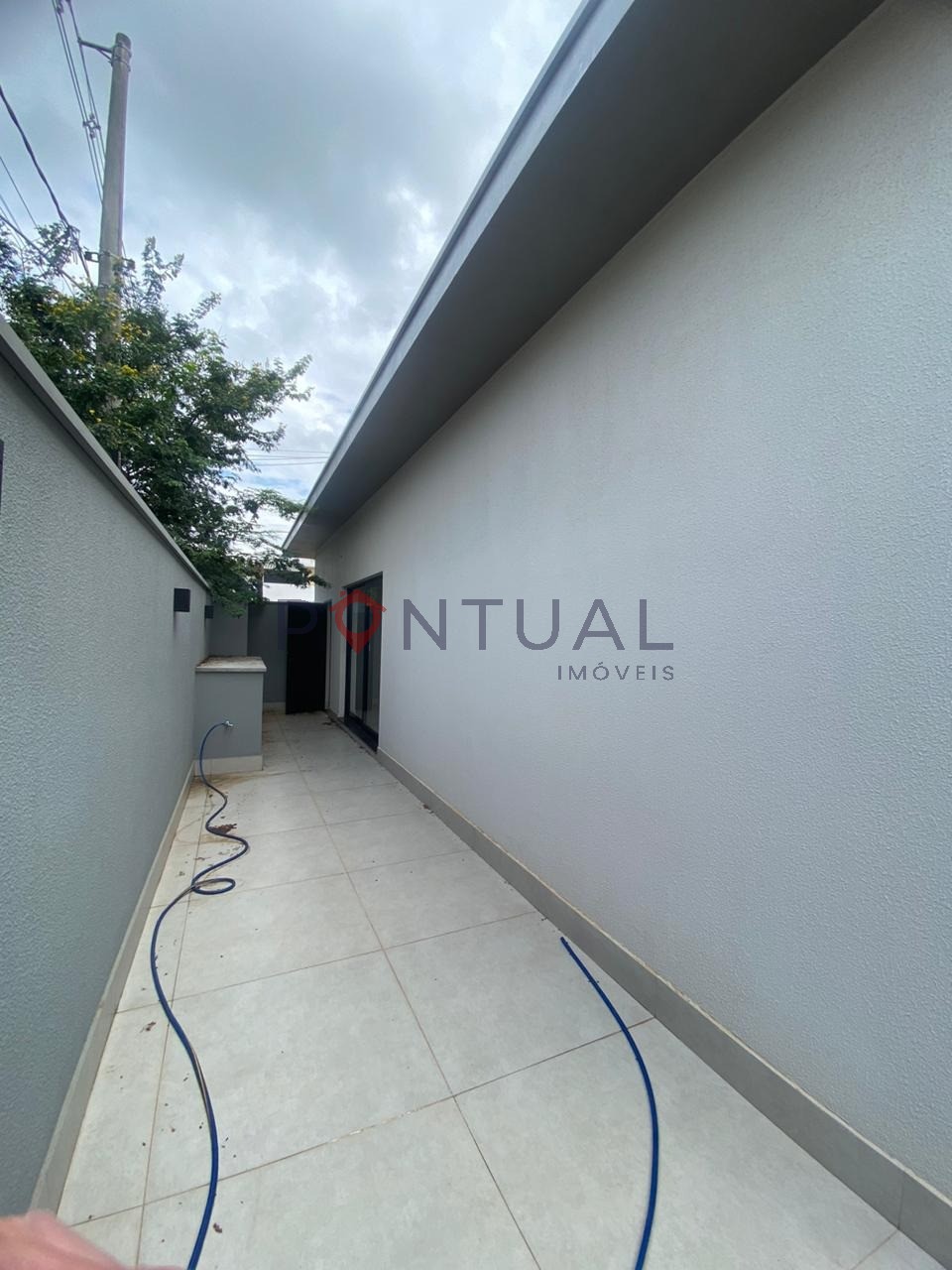 Casa à Venda no Esmeralda Residence II, Marília SP: 3 Suítes, Piscina, Área Gourmet, 250m². Negocie com a Pontual Imóveis sua Imobiliária em Marília