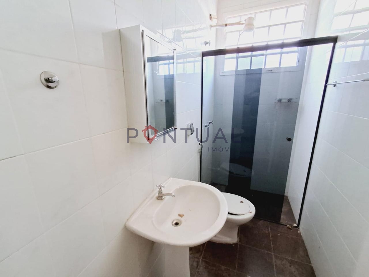 Casa para alugar de alto padrão no Jardim Maria Izabel em Marília-SP. Venha conhecer!
