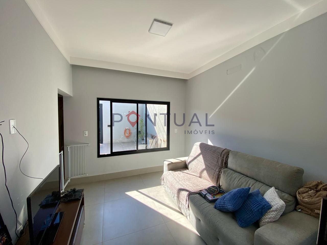 Casa de 3 quartos 1 suíteno bairro sérgio roim marília - ven