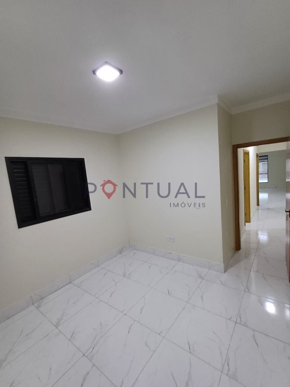 Casa à venda em Marília na Zona Norte. Venha conhecer e comprar com a Pontual Imóveis sua imobiliária em Marília. Simule seu financiamento!