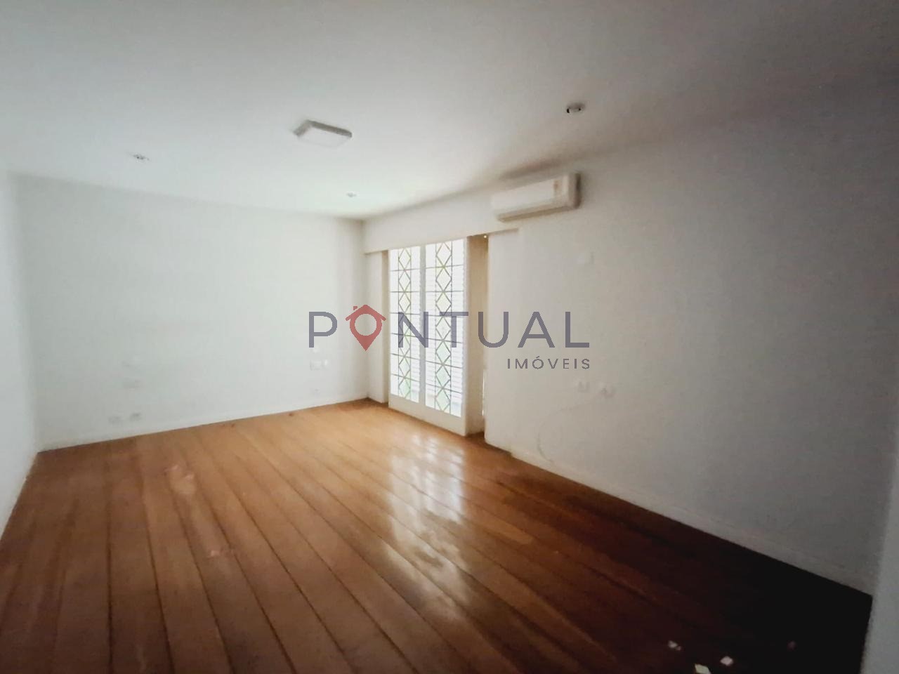 Casa para alugar de alto padrão no Jardim Maria Izabel em Marília-SP. Venha conhecer!