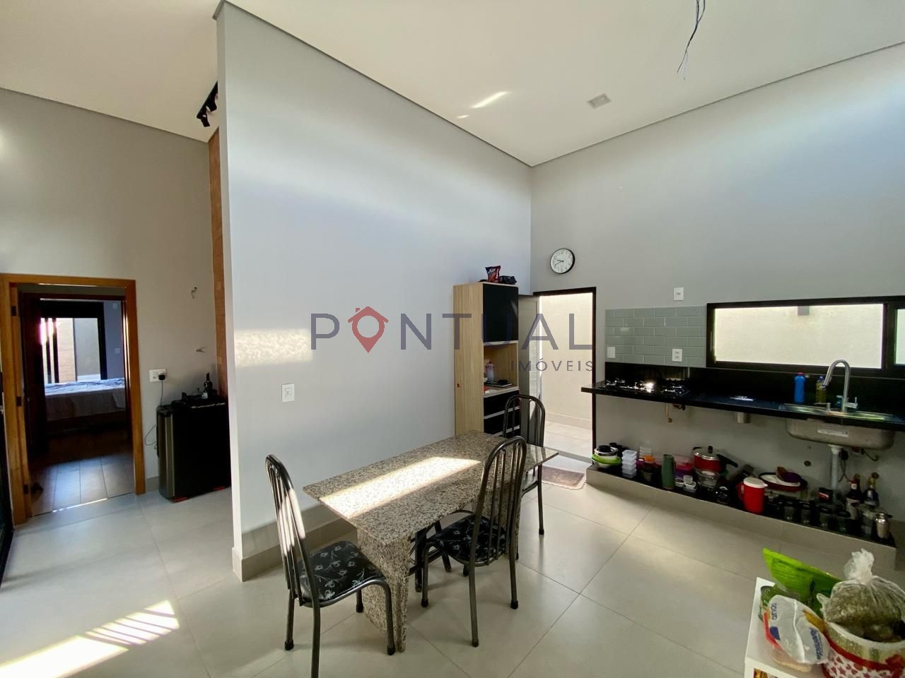 Casa de 3 quartos 1 suíteno bairro sérgio roim marília - ven