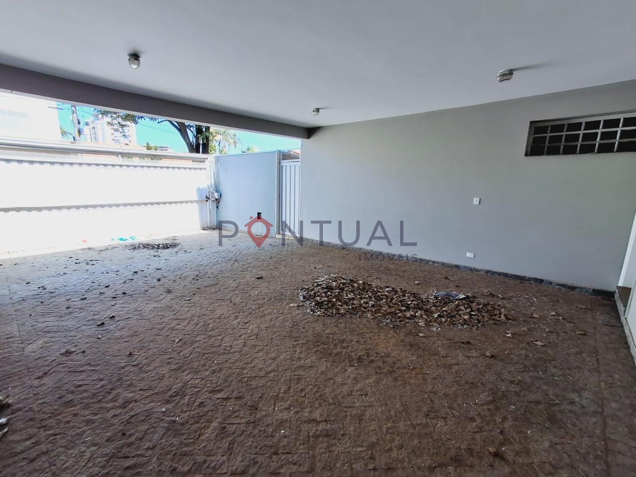 Casa para alugar de alto padrão no Jardim Maria Izabel em Marília-SP. Venha conhecer!
