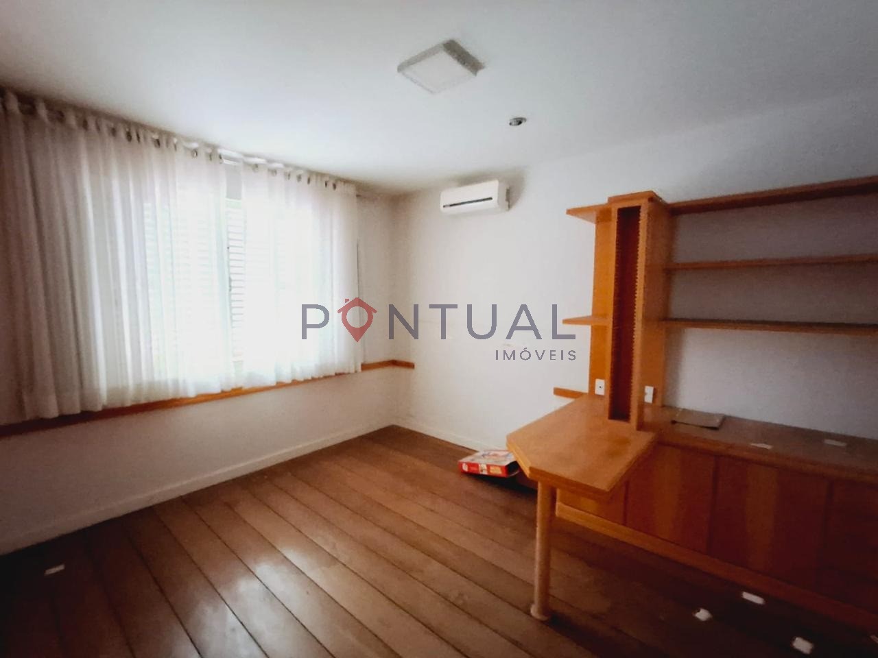 Casa para alugar de alto padrão no Jardim Maria Izabel em Marília-SP. Venha conhecer!