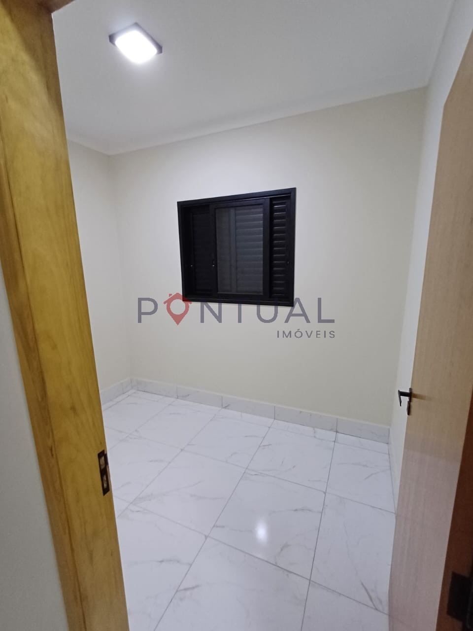 Casa à venda em Marília na Zona Norte. Venha conhecer e comprar com a Pontual Imóveis sua imobiliária em Marília. Simule seu financiamento!