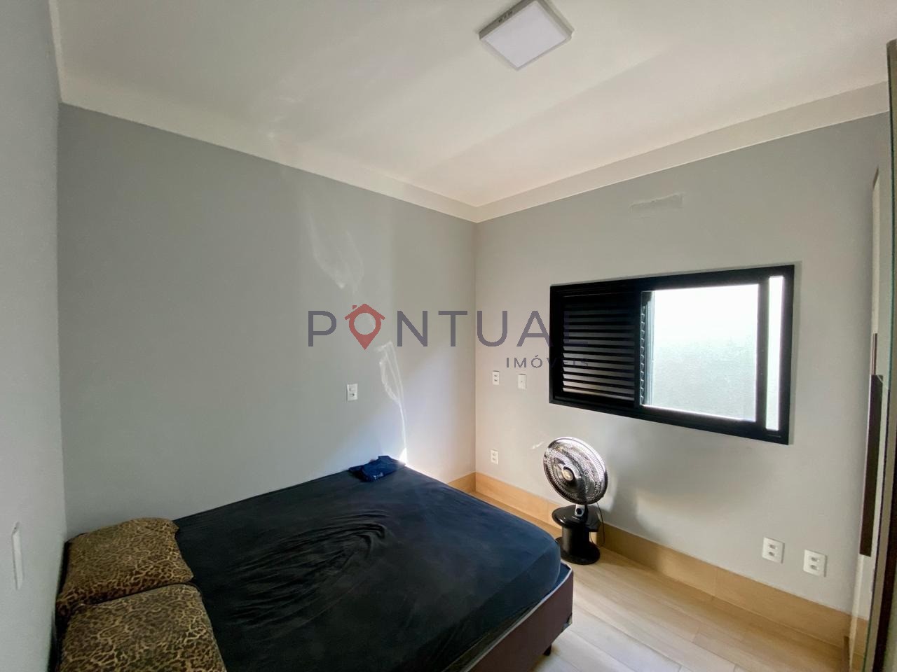 Casa de 3 Quartos 1 Suíteno bairro Sérgio Roim Marília - Venda R$ 570.000 - Visite e compre com Pontual Imóveis sua imobiliária em Marília
