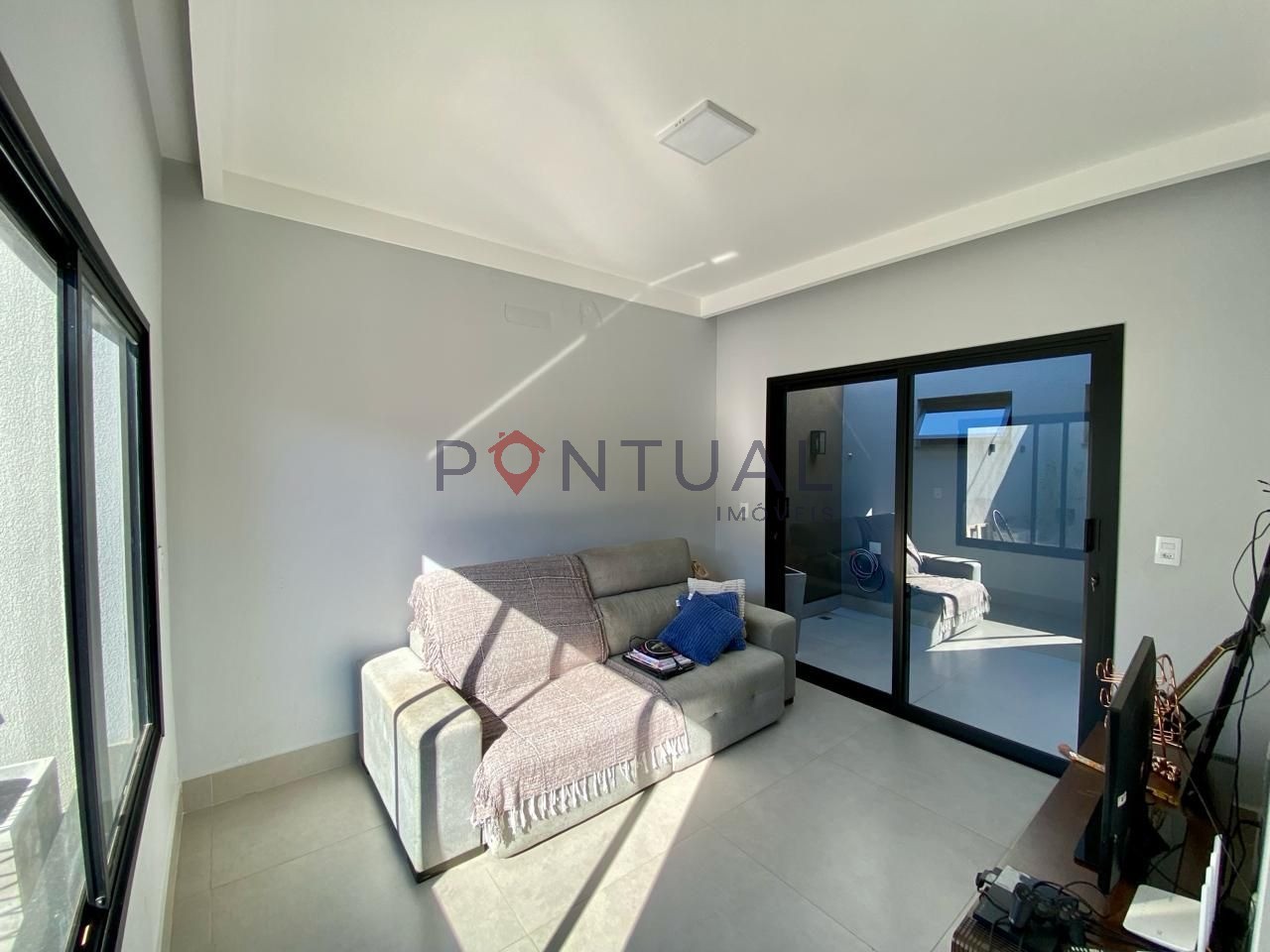 Casa de 3 quartos 1 suíteno bairro sérgio roim marília - ven
