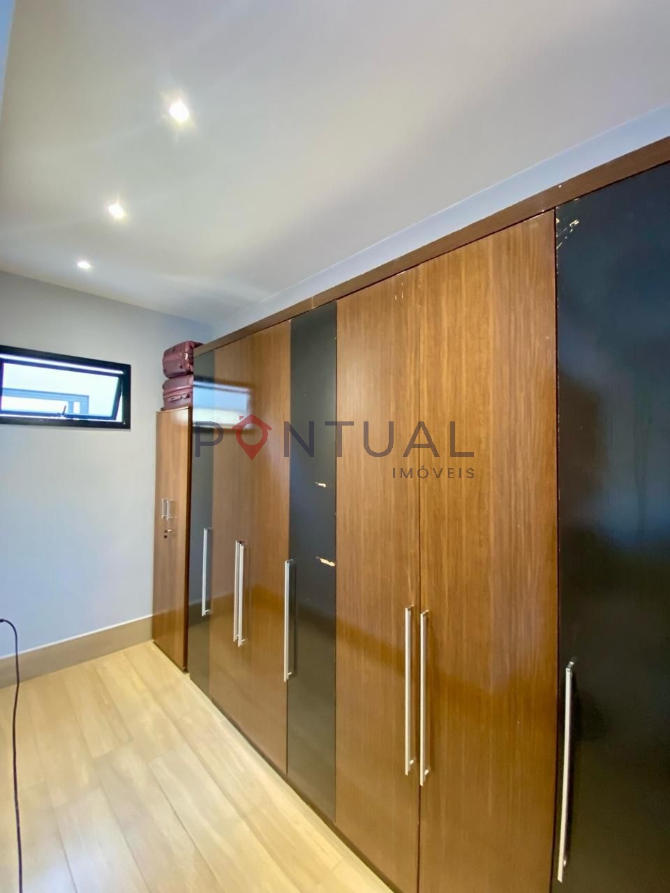 Casa de 3 quartos 1 suíteno bairro sérgio roim marília - ven