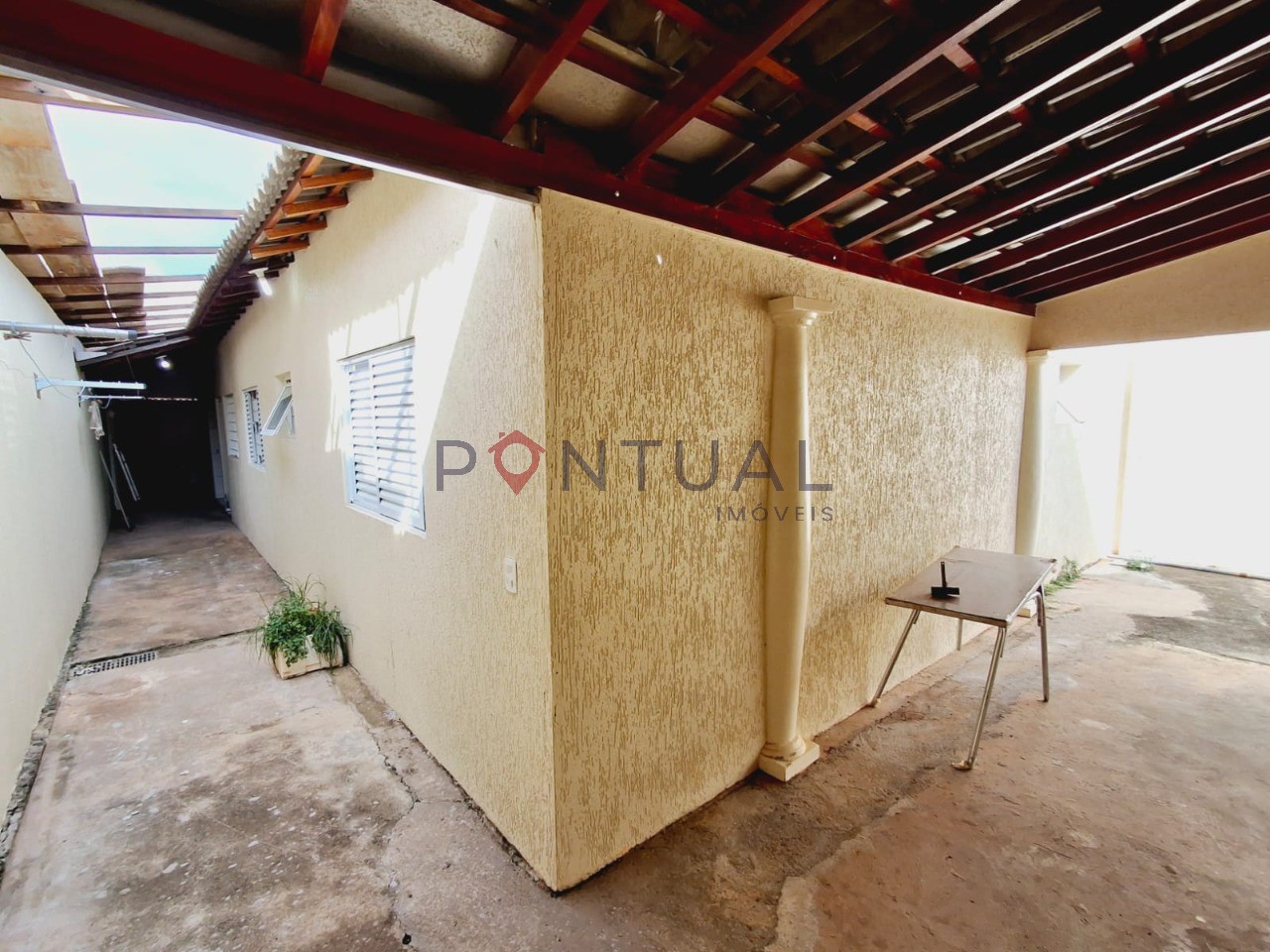 Casa para alugar ou comprar em Marília. 3 quartos, 1 suíte, 250m².Agende visita hoje!