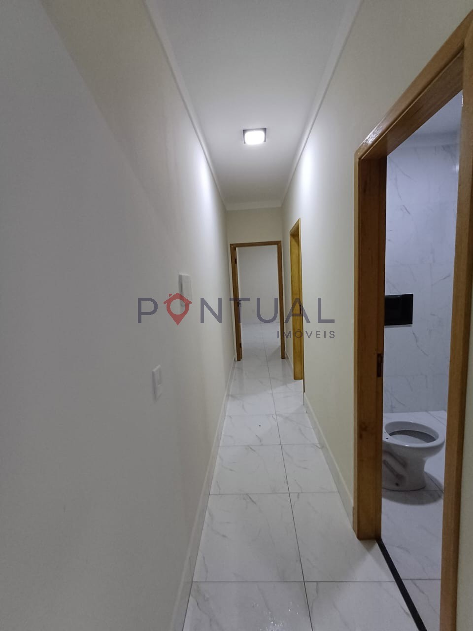 Casa à venda em Marília na Zona Norte. Venha conhecer e comprar com a Pontual Imóveis sua imobiliária em Marília. Simule seu financiamento!