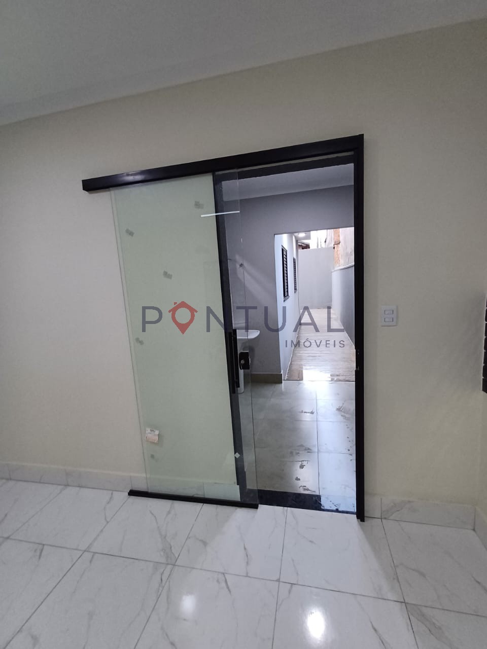 Casa à venda em Marília na Zona Norte. Venha conhecer e comprar com a Pontual Imóveis sua imobiliária em Marília. Simule seu financiamento!