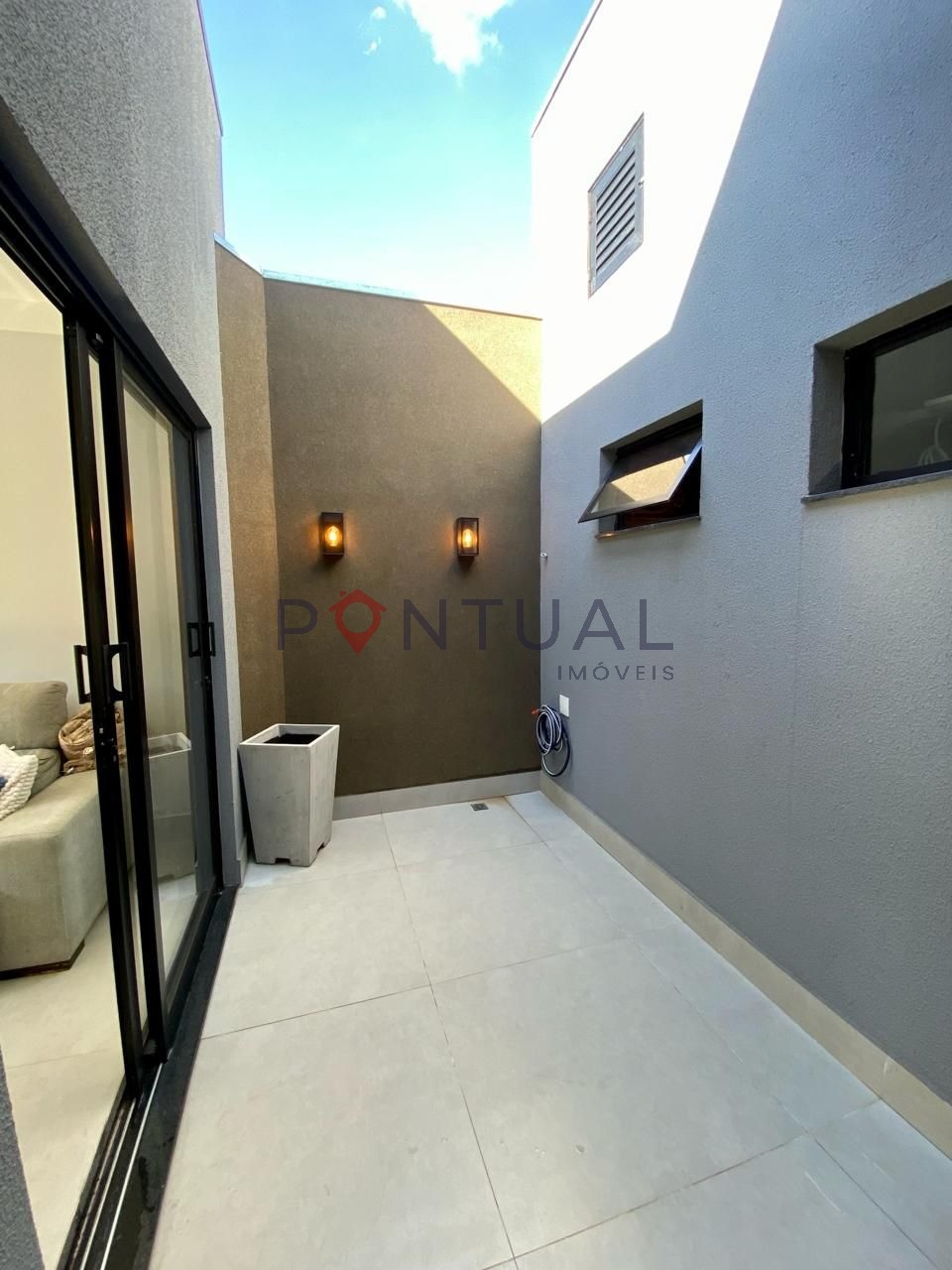 Casa de 3 quartos 1 suíteno bairro sérgio roim marília - ven