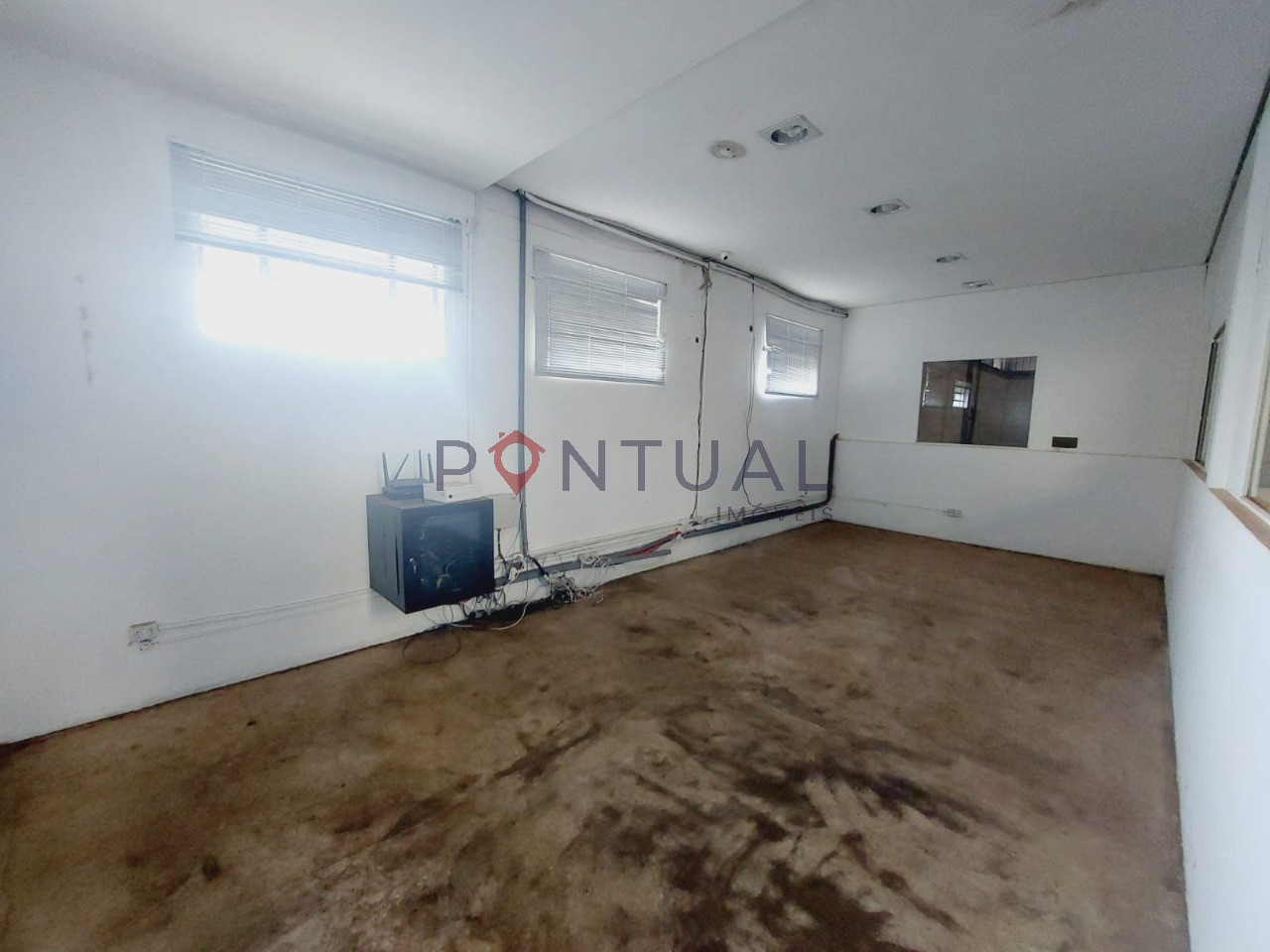 Aluguel de barracão comercial no jardim vitória, marília-sp.