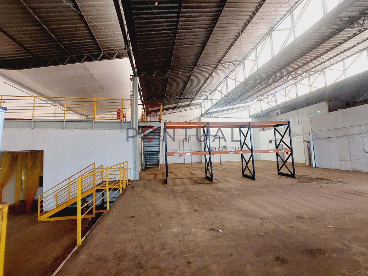 Aluguel de barracão comercial no jardim vitória, marília-sp.