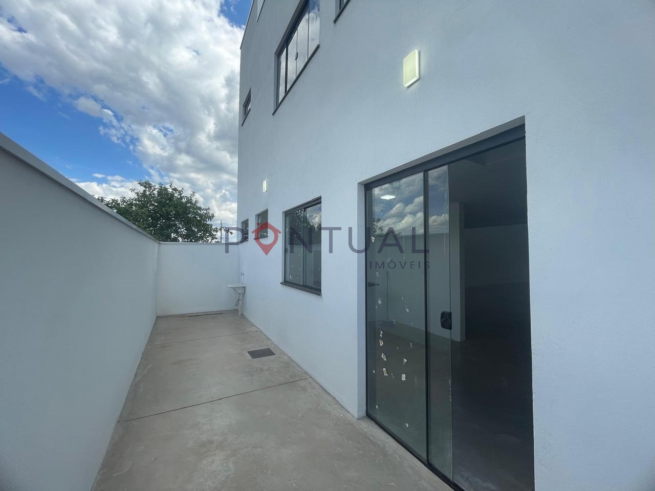 Excelente oportunidade de alugar barracão comercial no bairro Palmital em Marília-SP! Agende já a sua visita!