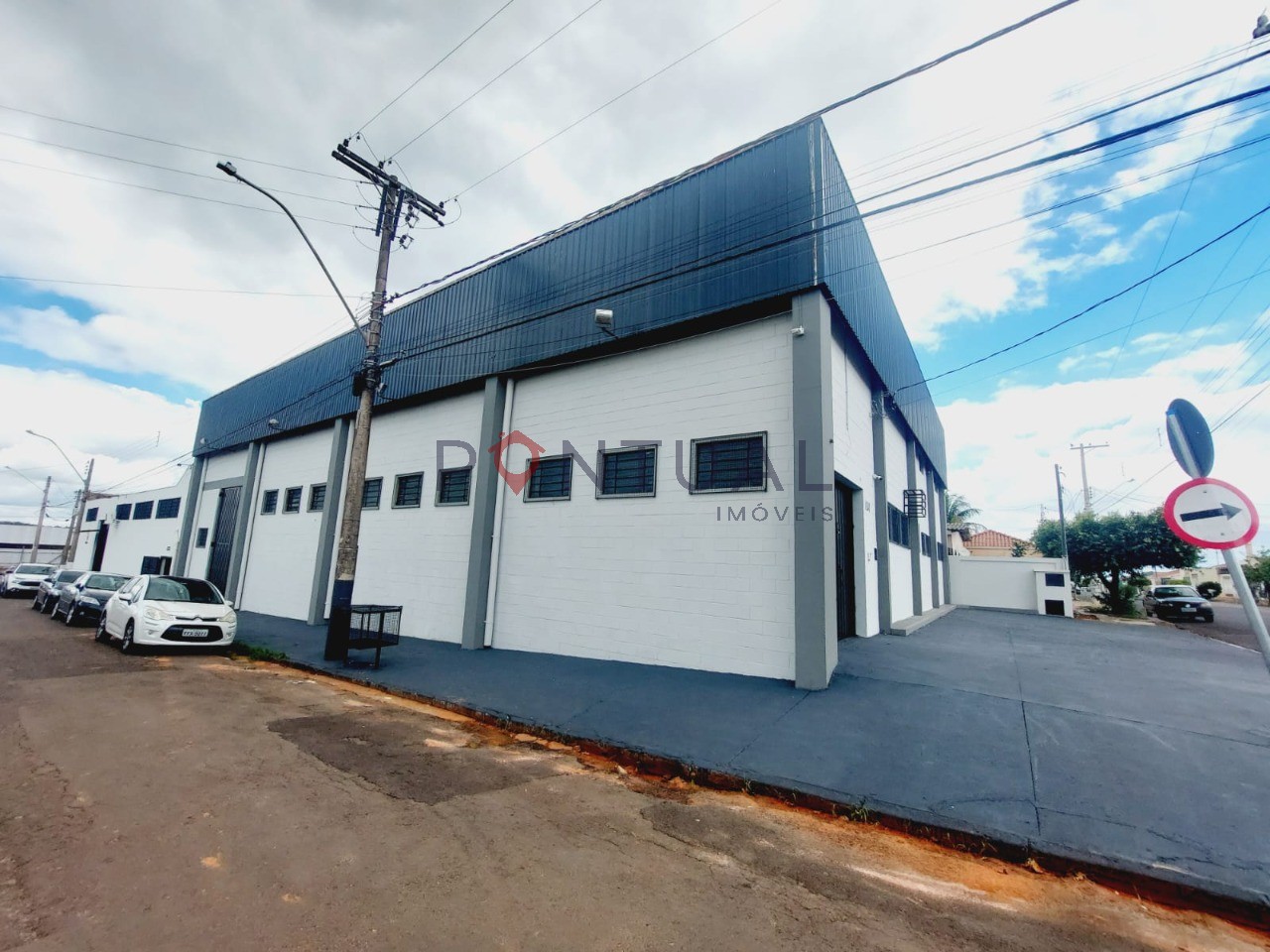 Aluguel de barracão comercial no jardim vitória, marília-sp.