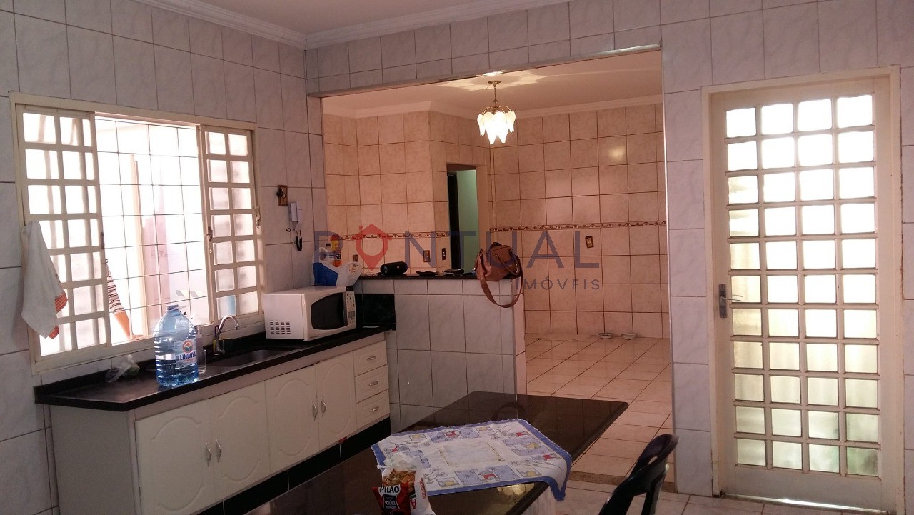 Casa para venda na zona norte. Agende uma visita!