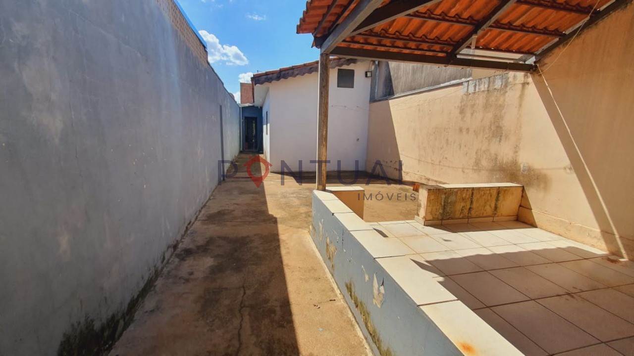 Casa à venda em Marília-SP, Jardim Santa Antonieta: 2 quartos, 1 sala, 1 banheiro, 2 vagas de garagem, 200m²! Visite e negocie com a Pontual Imóvei
