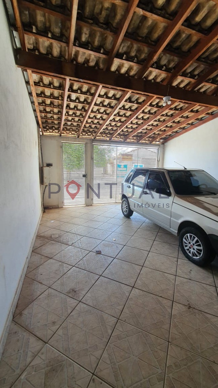 Casa à venda em Marília-SP, Jardim Santa Antonieta: 2 quartos, 1 sala, 1 banheiro, 2 vagas de garagem, 200m²! Visite e negocie com a Pontual Imóvei