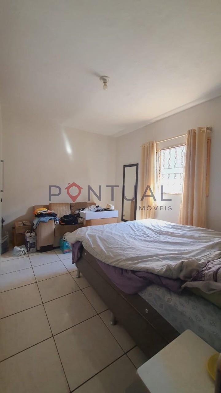 Casa à venda em Marília-SP, Jardim Santa Antonieta: 2 quartos, 1 sala, 1 banheiro, 2 vagas de garagem, 200m²! Visite e negocie com a Pontual Imóvei