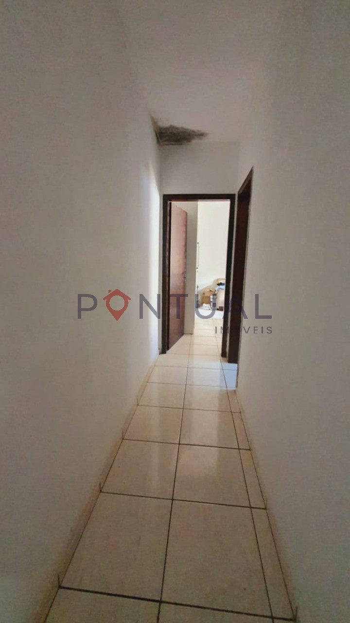 Casa à venda em Marília-SP, Jardim Santa Antonieta: 2 quartos, 1 sala, 1 banheiro, 2 vagas de garagem, 200m²! Visite e negocie com a Pontual Imóvei