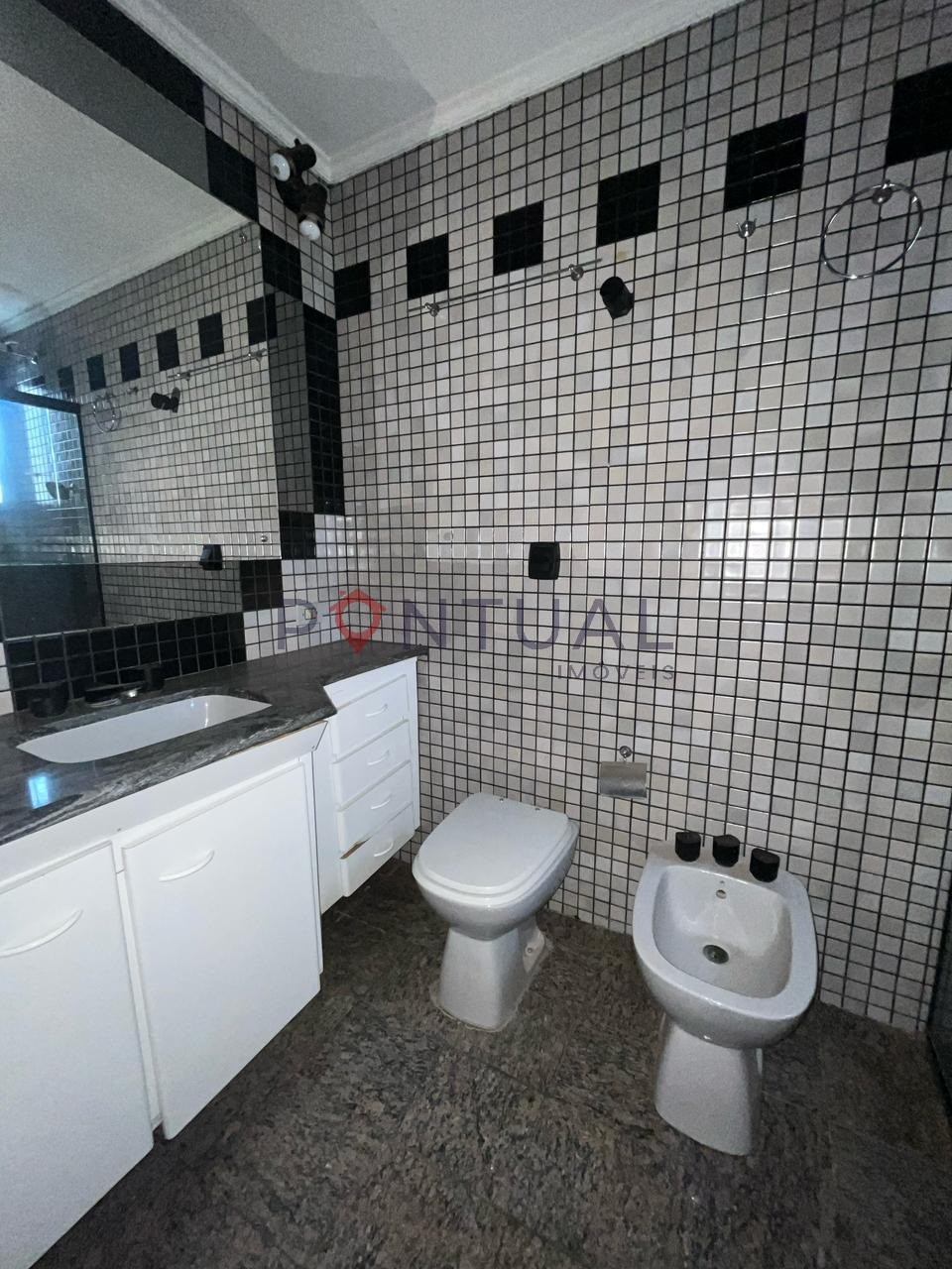 Apartamento de 3 quartos no centro de Marília/SP para aluguel. Agende a sua visita com a Pontual Imóveis - sua imobiliária em Marília de confiança