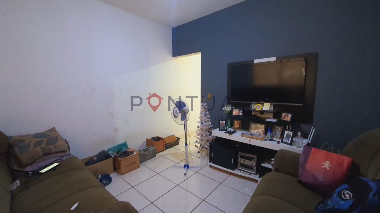 Casa à venda em Marília-SP, Jardim Santa Antonieta: 2 quartos, 1 sala, 1 banheiro, 2 vagas de garagem, 200m²! Visite e negocie com a Pontual Imóvei