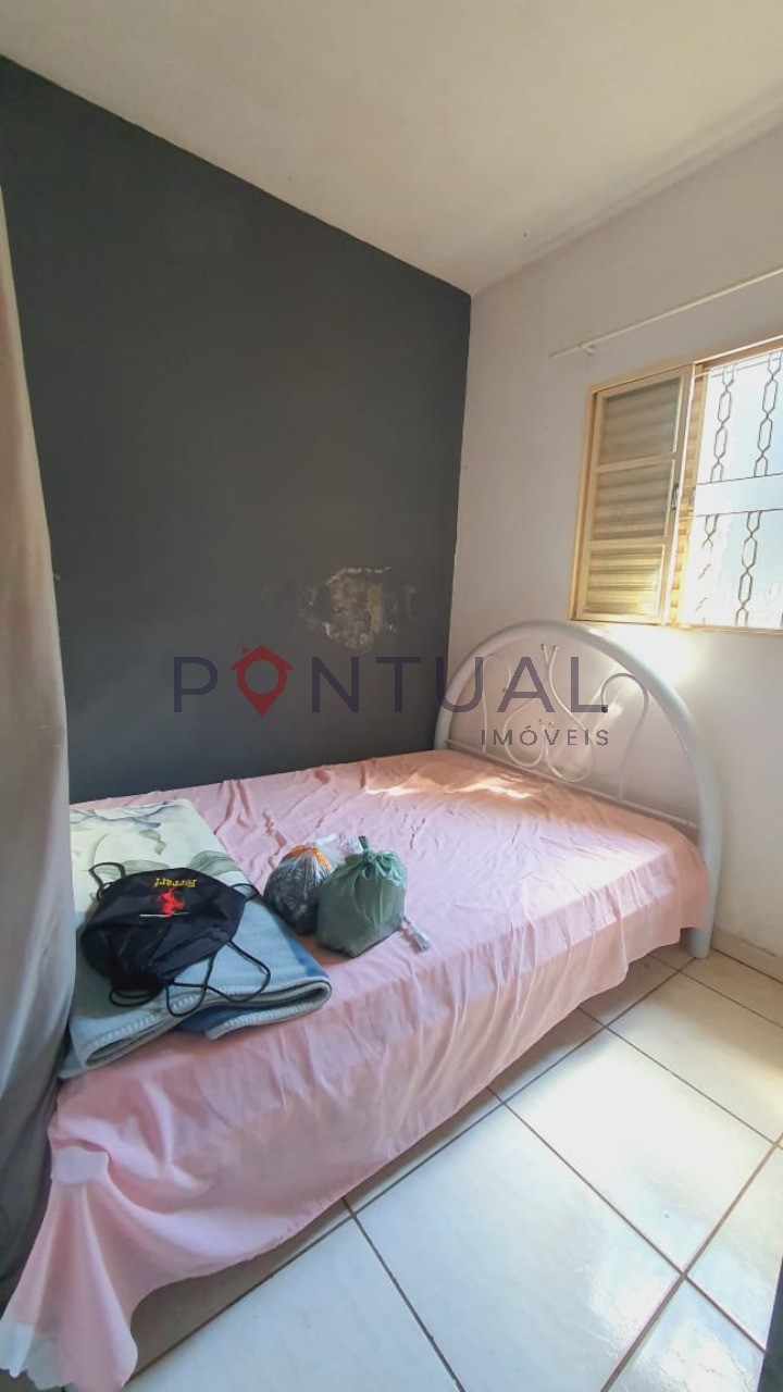 Casa à venda em Marília-SP, Jardim Santa Antonieta: 2 quartos, 1 sala, 1 banheiro, 2 vagas de garagem, 200m²! Visite e negocie com a Pontual Imóvei