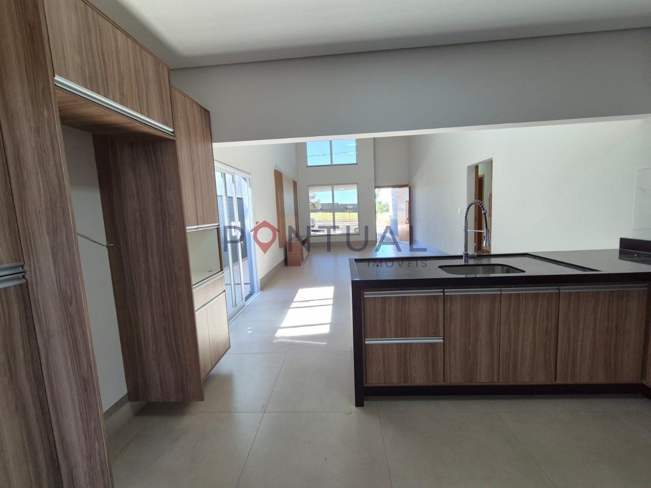 Casa em condomínio fechado à venda ou para alugar em marília
