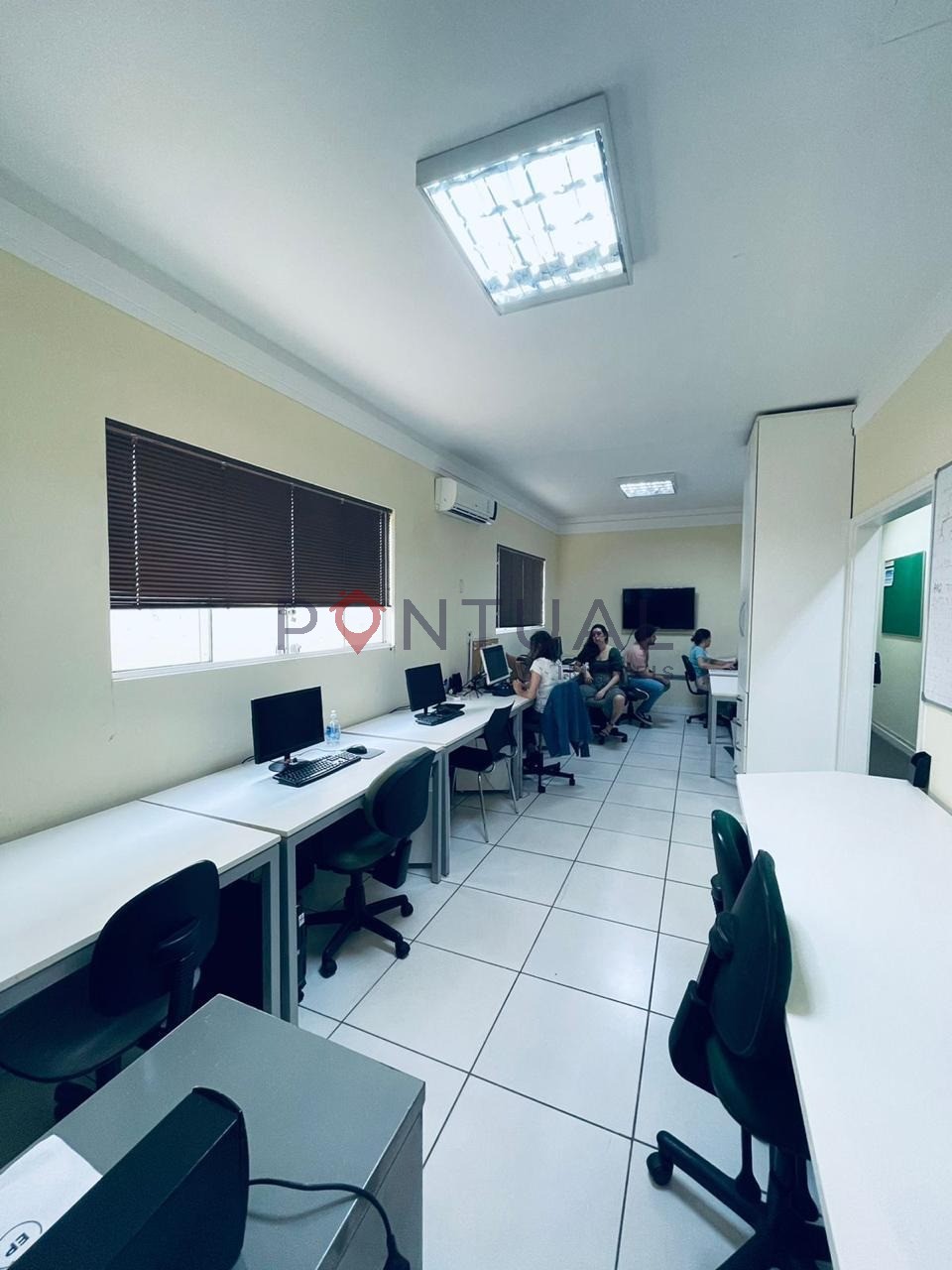 Aluguel de sala comercial de alto padrão em marília-sp, jard