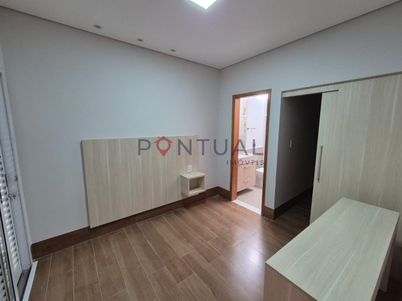 Casa em condomínio fechado à venda ou para alugar em marília