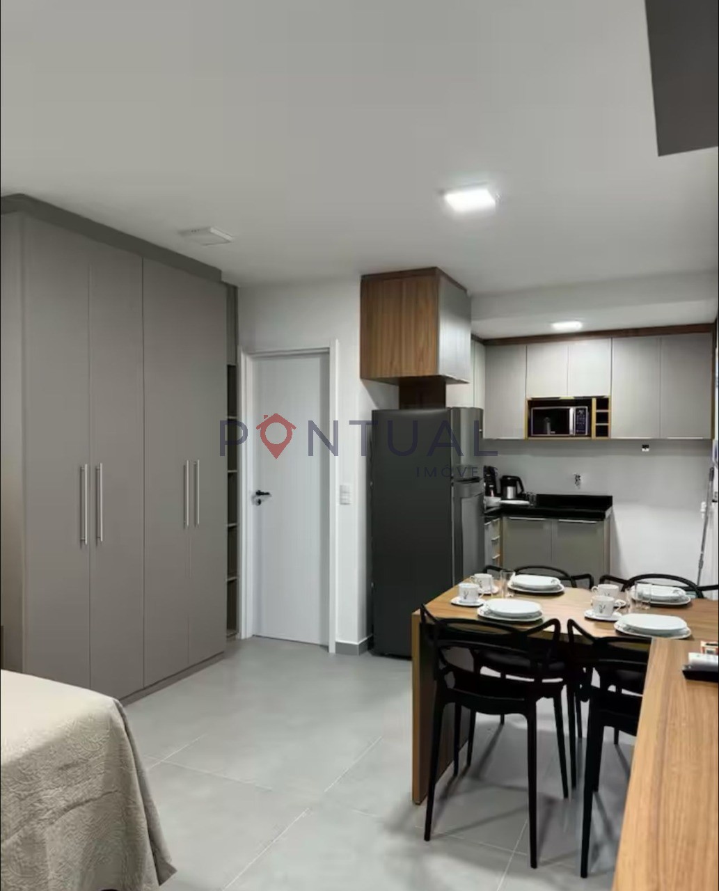 Apartamento para alugar impecável na av. Das esmeraldas em m