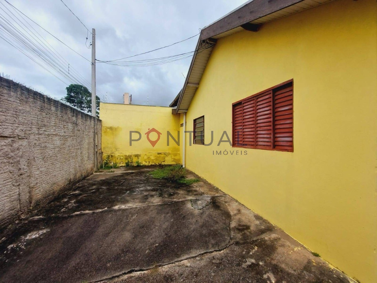Casa à venda em marília-sp em bairro próximo ao centro. Venh