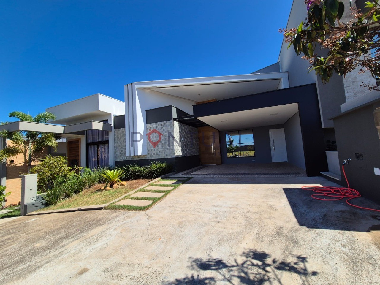 Casa em condomínio fechado à venda ou para alugar em marília