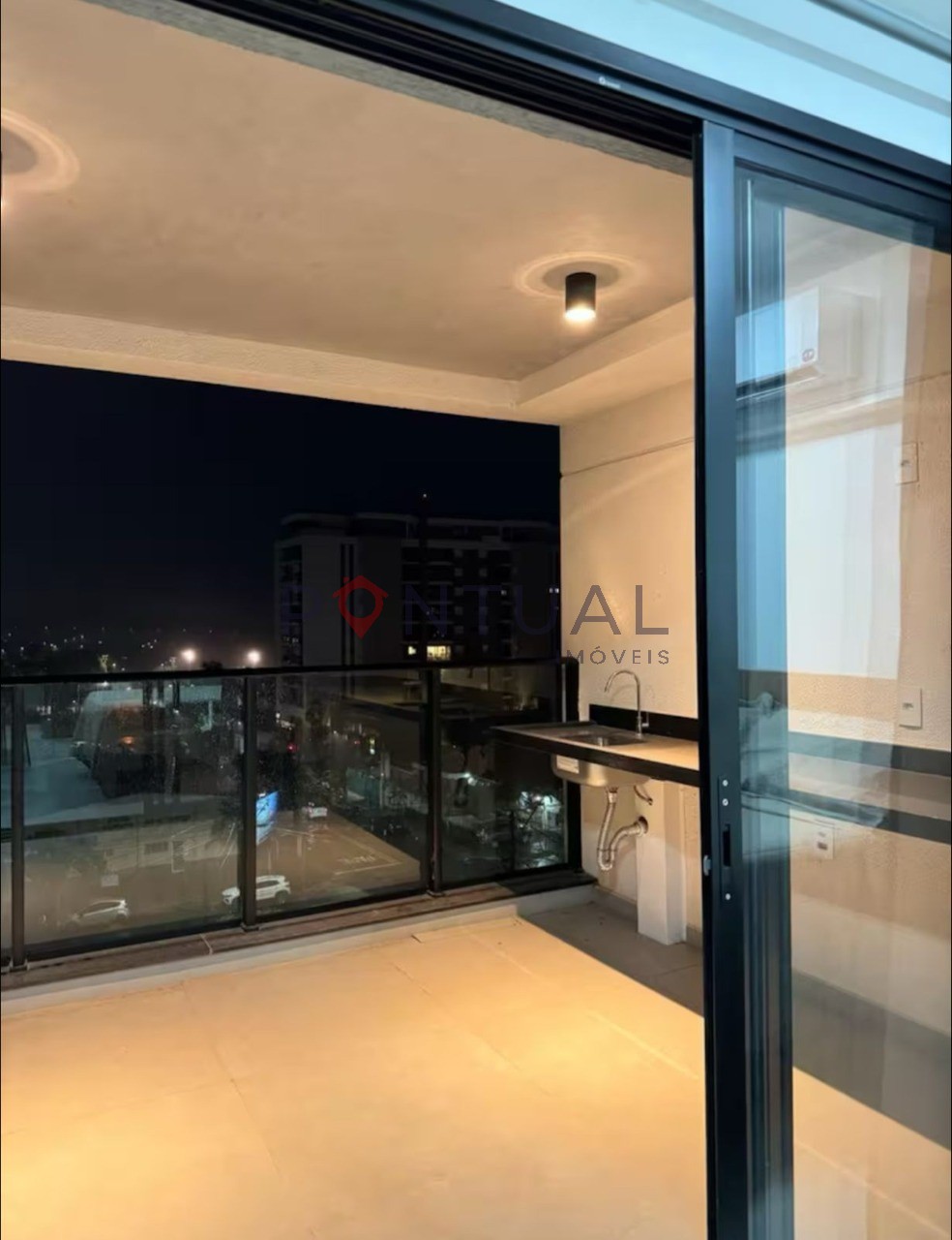 Apartamento para alugar impecável na av. Das esmeraldas em m