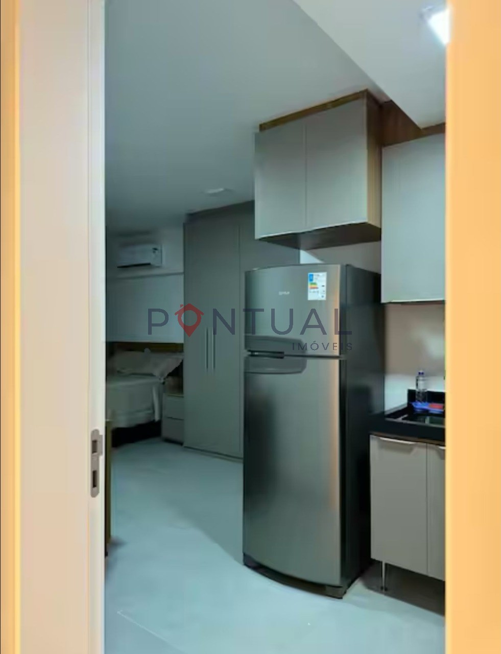 Apartamento para alugar impecável na av. Das esmeraldas em m